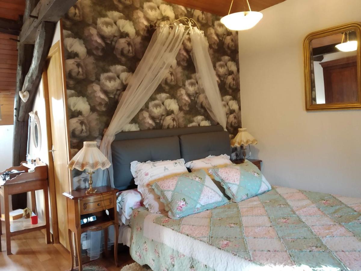 La Longere Des Gillettes Bed & Breakfast Bézenet Exterior photo