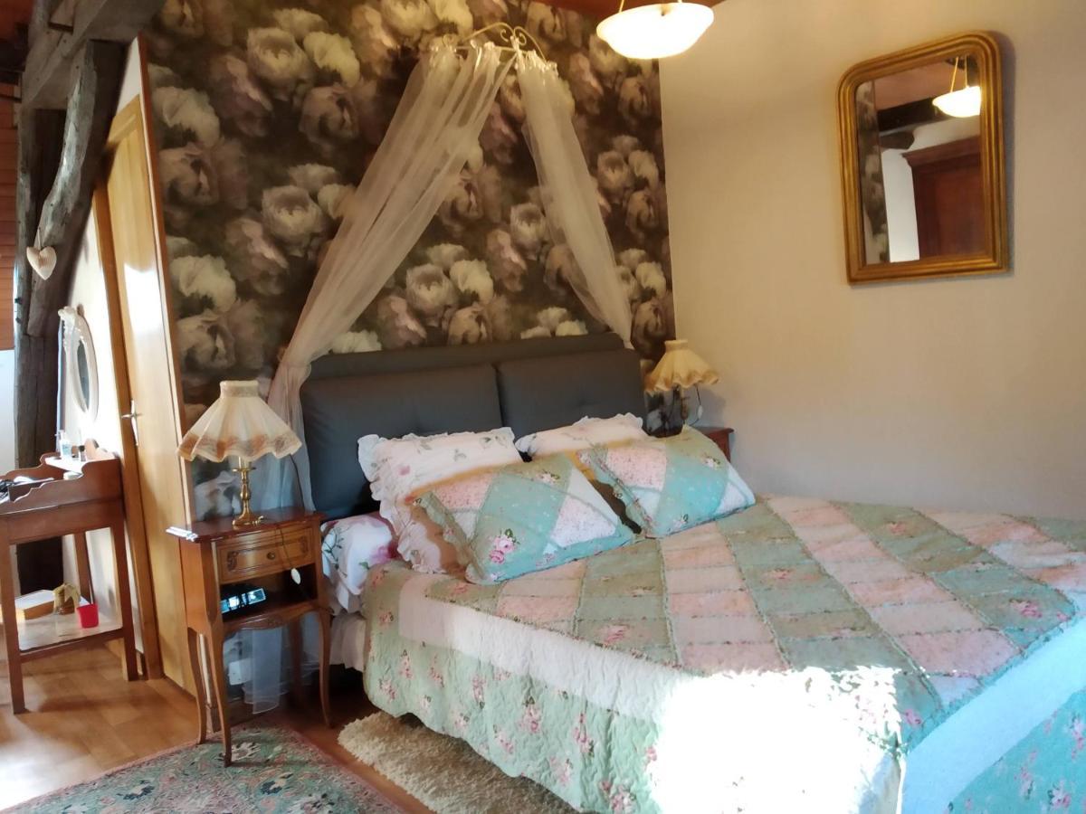 La Longere Des Gillettes Bed & Breakfast Bézenet Exterior photo